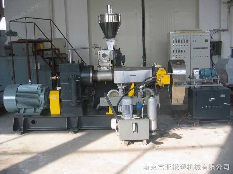 SHJS50/120 双阶式混炼挤出机组